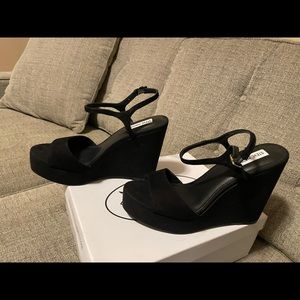Steve Madden Truce Black Suede Wedge Sandals